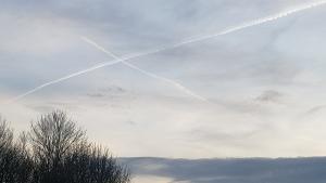 aircraft contrails